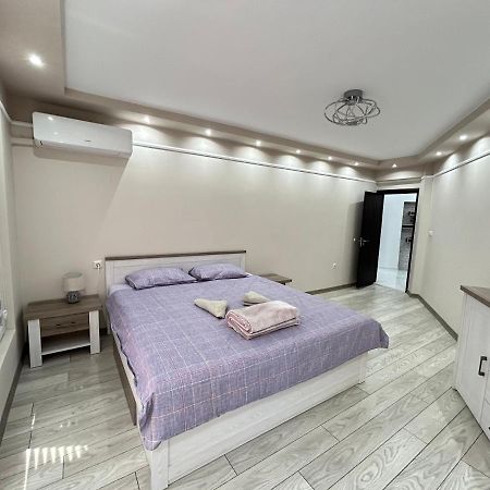 בורגאס Apartament Deluxe Karina-Free Parking מראה חיצוני תמונה