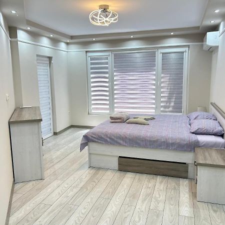 בורגאס Apartament Deluxe Karina-Free Parking מראה חיצוני תמונה