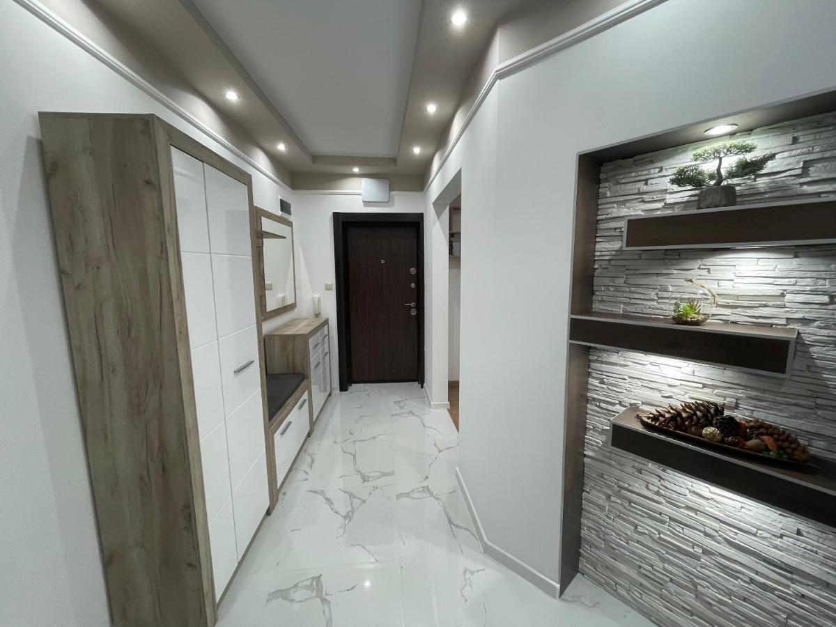 בורגאס Apartament Deluxe Karina-Free Parking מראה חיצוני תמונה