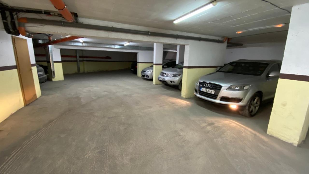 בורגאס Apartament Deluxe Karina-Free Parking מראה חיצוני תמונה
