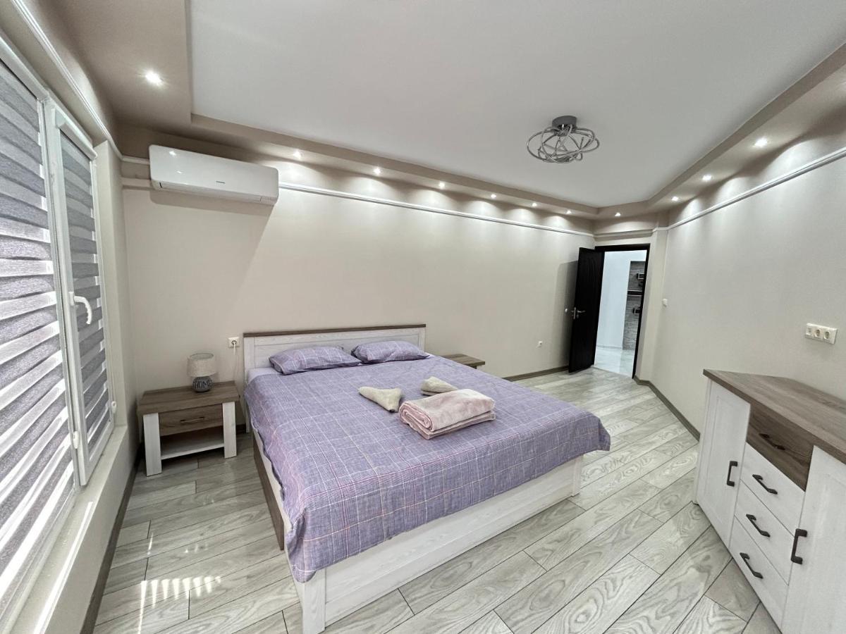 בורגאס Apartament Deluxe Karina-Free Parking מראה חיצוני תמונה