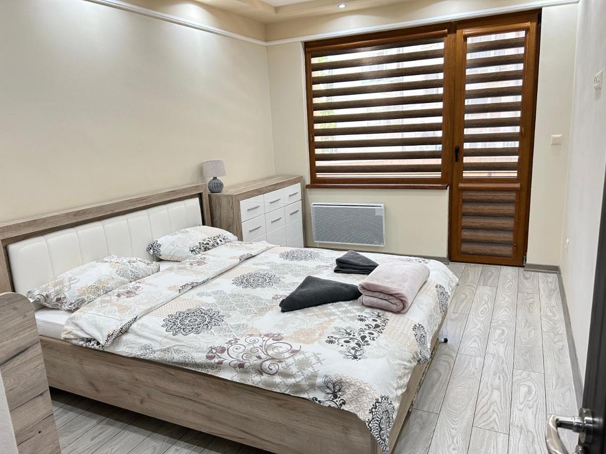 בורגאס Apartament Deluxe Karina-Free Parking מראה חיצוני תמונה