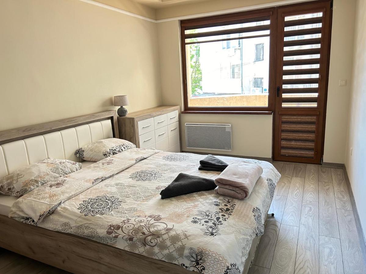 בורגאס Apartament Deluxe Karina-Free Parking מראה חיצוני תמונה