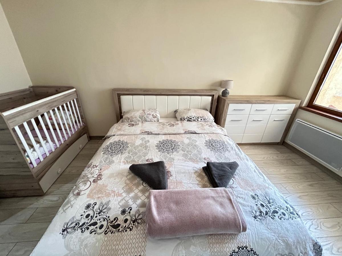 בורגאס Apartament Deluxe Karina-Free Parking מראה חיצוני תמונה