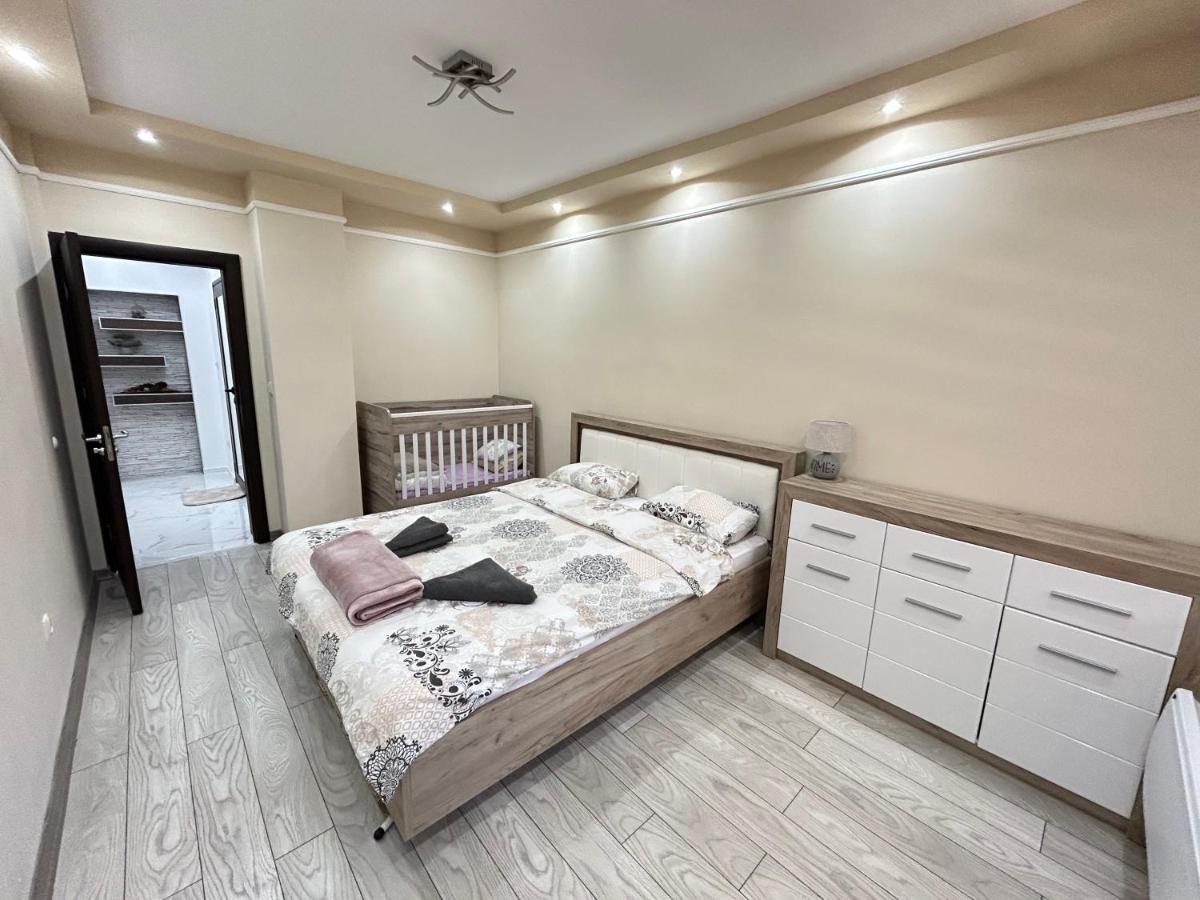 בורגאס Apartament Deluxe Karina-Free Parking מראה חיצוני תמונה
