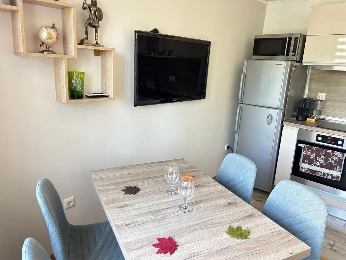 בורגאס Apartament Deluxe Karina-Free Parking מראה חיצוני תמונה